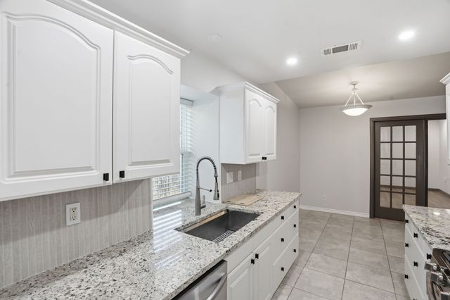 8660 Kingspoint Drive, Dallas, TX 75238