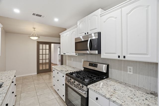 8660 Kingspoint Drive, Dallas, TX 75238