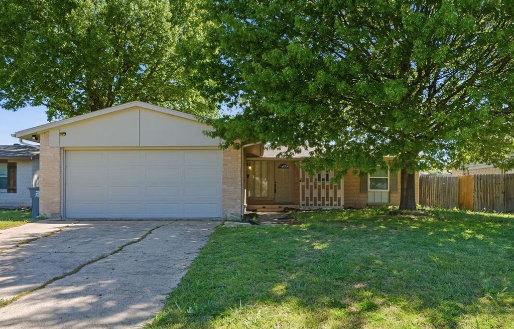 8660 Kingspoint Drive, Dallas, TX 75238