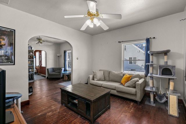 1897 E NEWBERRY STREET, Appleton, WI 54915