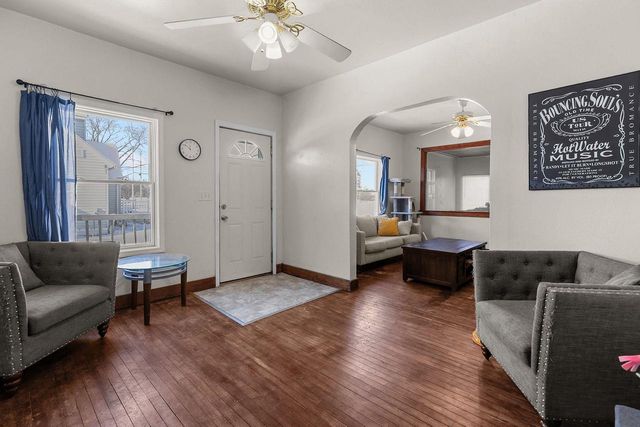 1897 E NEWBERRY STREET, Appleton, WI 54915