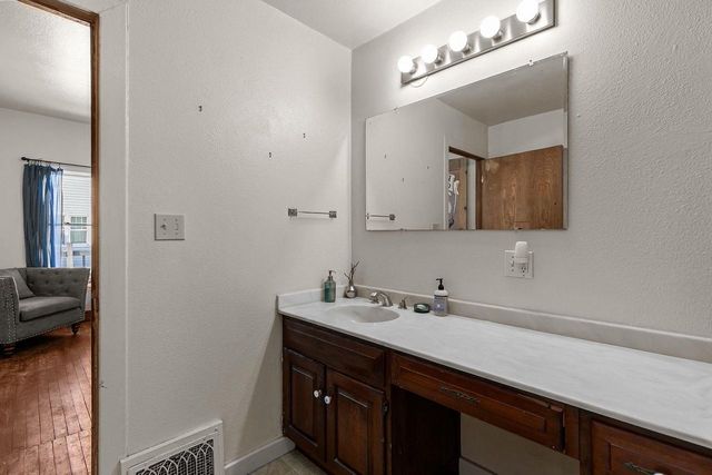 1897 E NEWBERRY STREET, Appleton, WI 54915