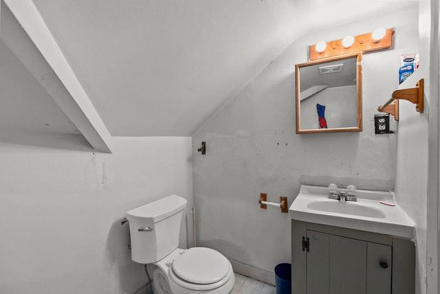 1897 E NEWBERRY STREET, Appleton, WI 54915