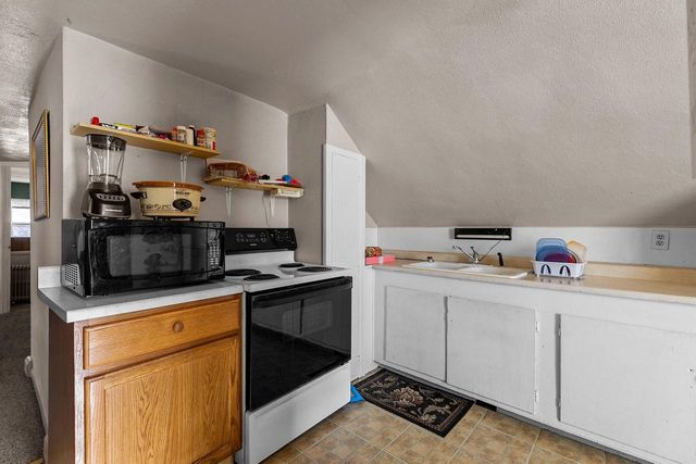 1897 E NEWBERRY STREET, Appleton, WI 54915