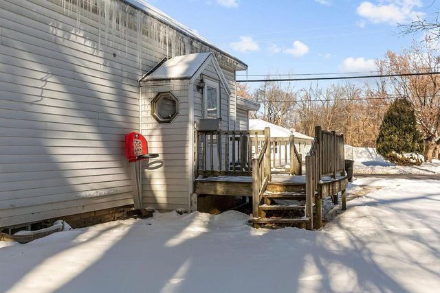 1897 E NEWBERRY STREET, Appleton, WI 54915