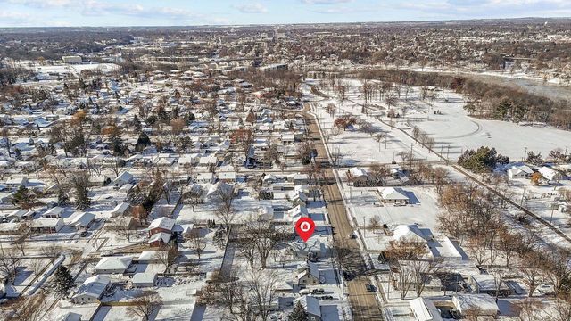 1897 E NEWBERRY STREET, Appleton, WI 54915