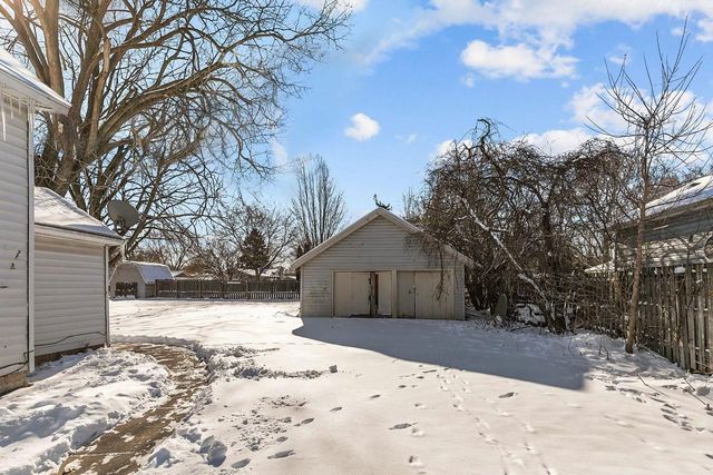 1897 E NEWBERRY STREET, Appleton, WI 54915