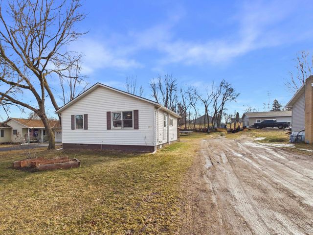 900 4th Street, Holdingford, MN 56340