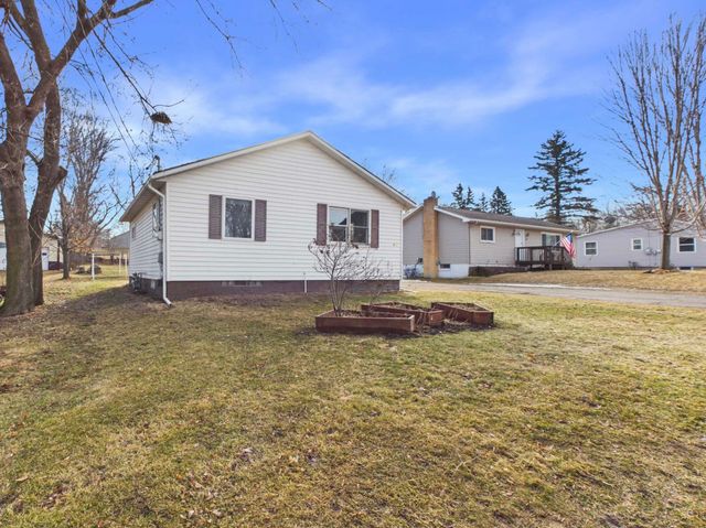 900 4th Street, Holdingford, MN 56340