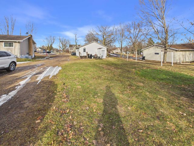 900 4th Street, Holdingford, MN 56340