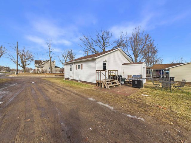 900 4th Street, Holdingford, MN 56340