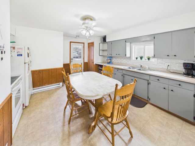 900 4th Street, Holdingford, MN 56340