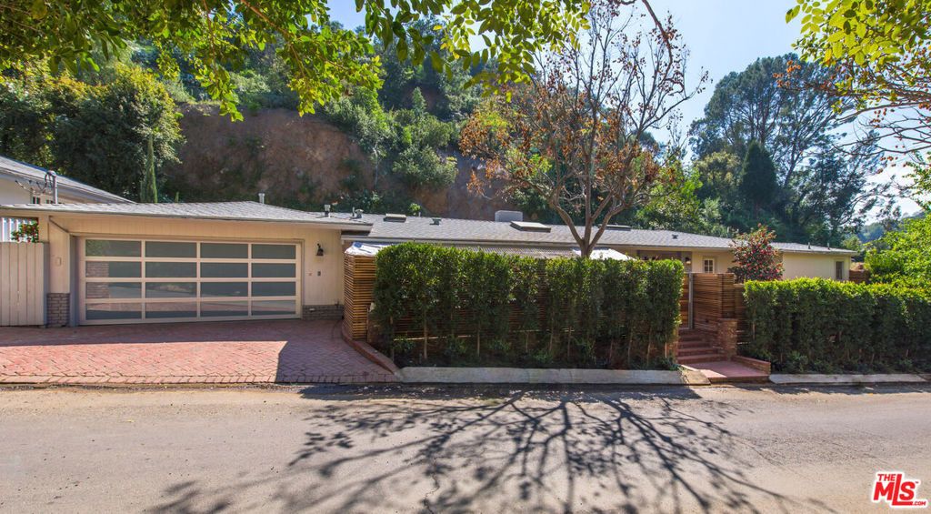 9520 Gloaming Drive, Beverly Hills, CA 90210 — exterior