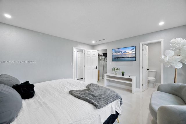 14760 S Spur Dr, Miami, FL 33161