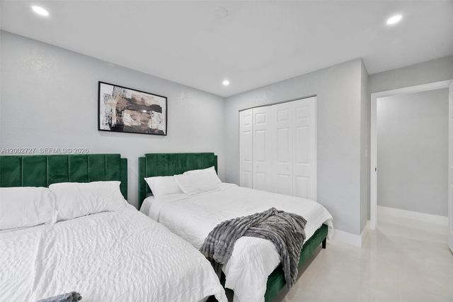 14760 S Spur Dr, Miami, FL 33161