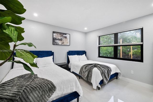 14760 S Spur Dr, Miami, FL 33161