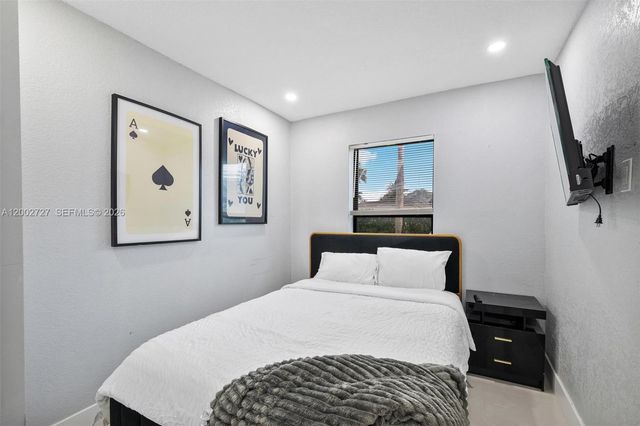 14760 S Spur Dr, Miami, FL 33161