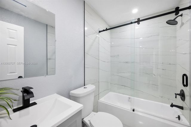 14760 S Spur Dr, Miami, FL 33161