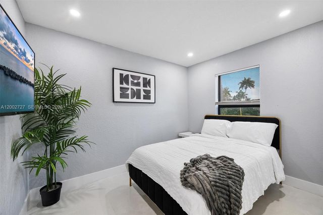 14760 S Spur Dr, Miami, FL 33161