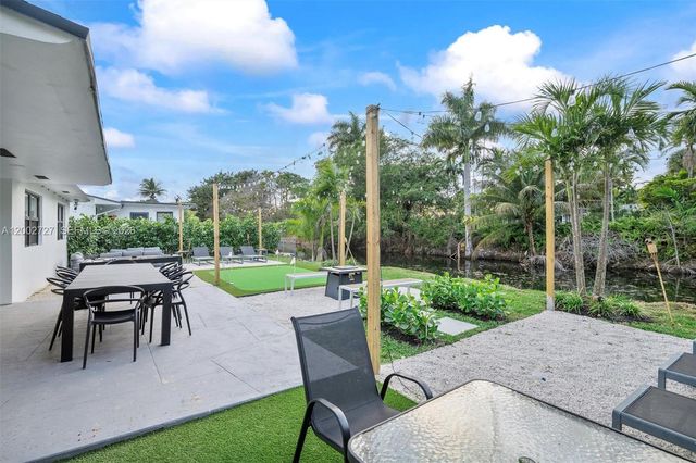 14760 S Spur Dr, Miami, FL 33161