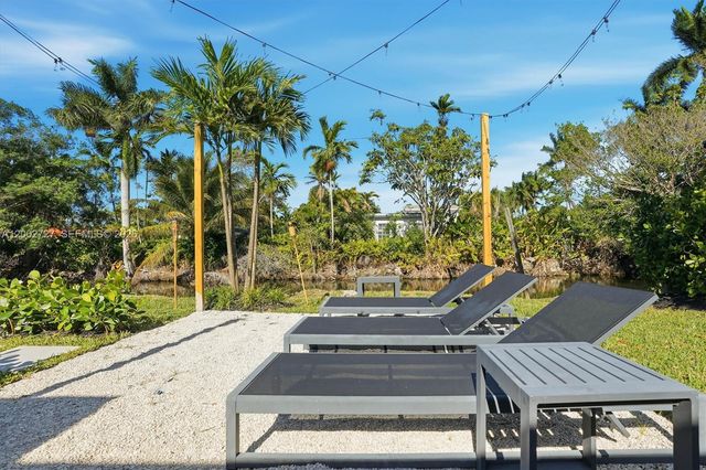 14760 S Spur Dr, Miami, FL 33161