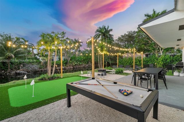 14760 S Spur Dr, Miami, FL 33161