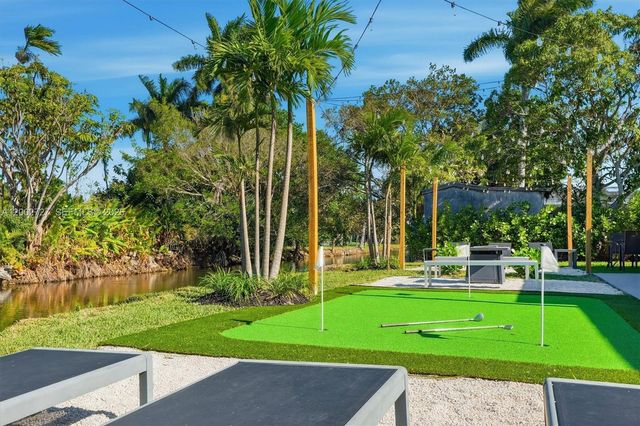 14760 S Spur Dr, Miami, FL 33161