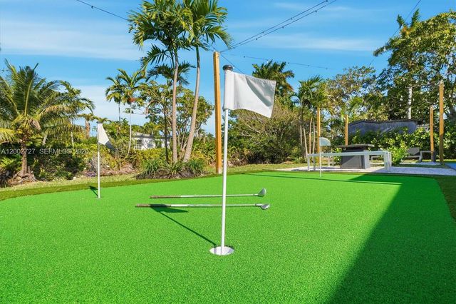 14760 S Spur Dr, Miami, FL 33161