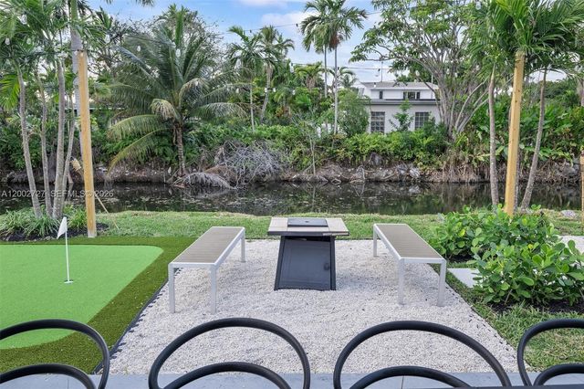 14760 S Spur Dr, Miami, FL 33161