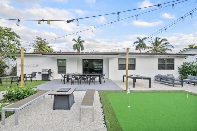 14760 S Spur Dr, Miami, FL 33161