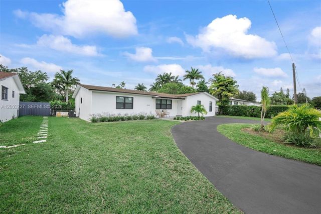 14760 S Spur Dr, Miami, FL 33161