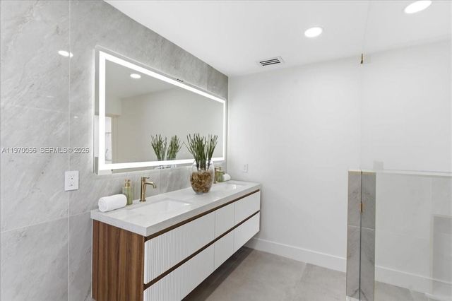 1971 SW 33rd Ave, Miami, FL 33145