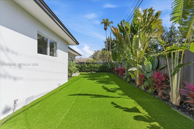 1971 SW 33rd Ave, Miami, FL 33145