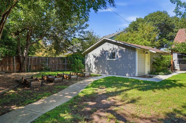 3709 Wildwood Road, Fort Worth, TX 76107