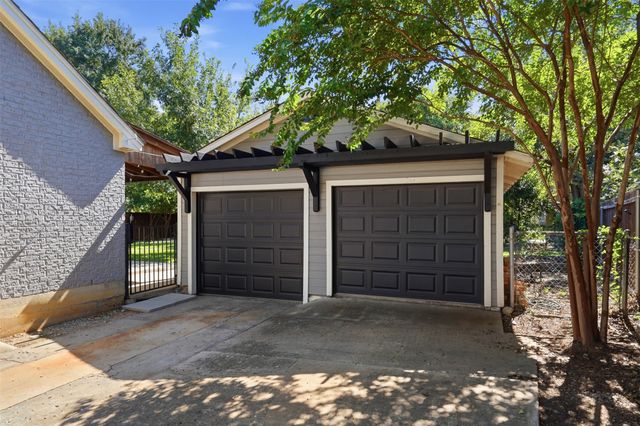 3709 Wildwood Road, Fort Worth, TX 76107