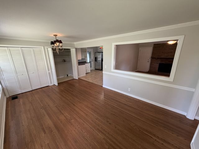 720 Robert Burns Dr, Nashville, TN 37217