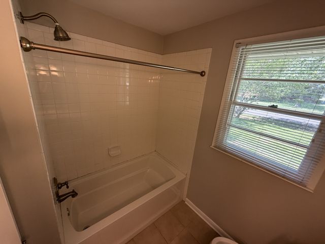 720 Robert Burns Dr, Nashville, TN 37217