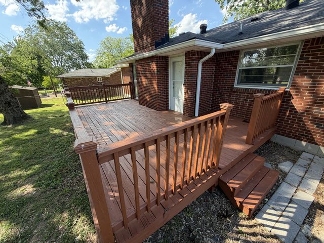 720 Robert Burns Dr, Nashville, TN 37217