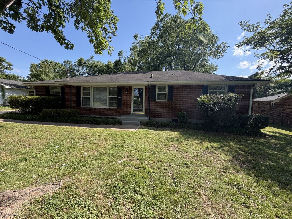 720 Robert Burns Dr, Nashville, TN 37217