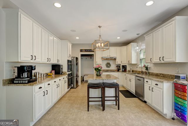 381 Rosebay Lane, Sharpsburg, GA 30277
