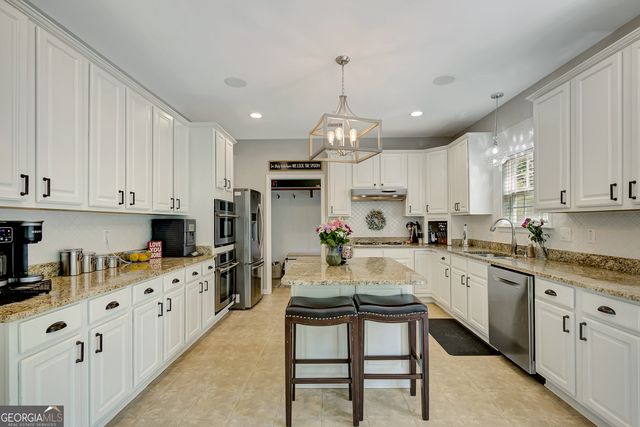 381 Rosebay Lane, Sharpsburg, GA 30277