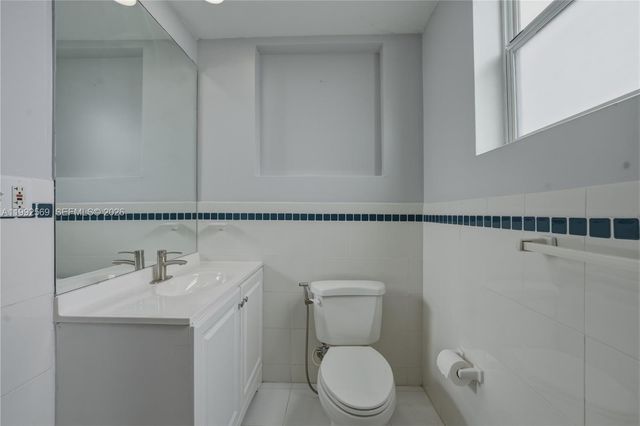 3825 SW 33rd St, West Park, FL 33023