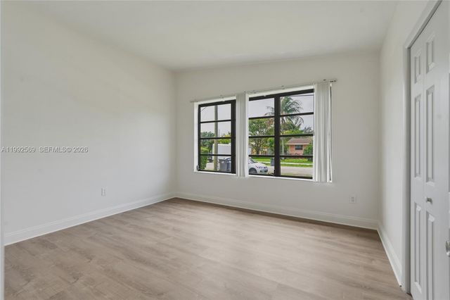 3825 SW 33rd St, West Park, FL 33023