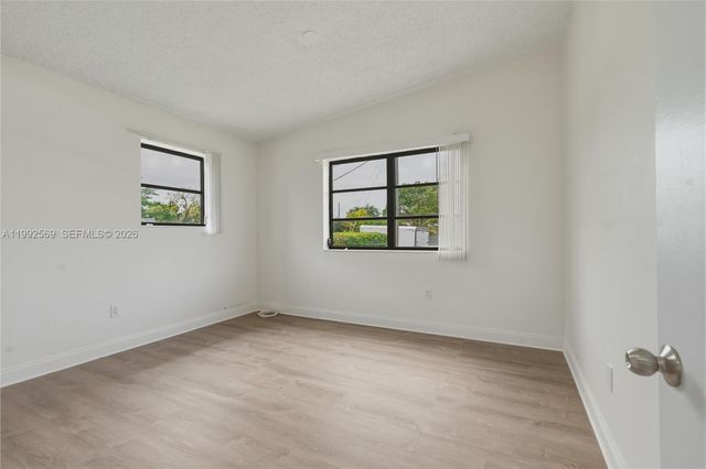 3825 SW 33rd St, West Park, FL 33023