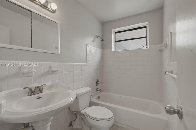 3825 SW 33rd St, West Park, FL 33023