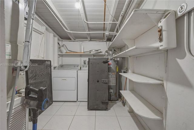 3825 SW 33rd St, West Park, FL 33023