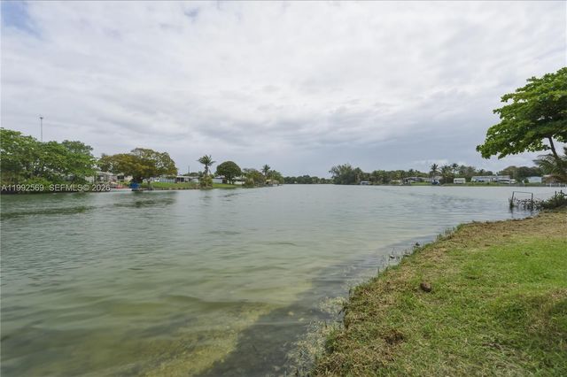 3825 SW 33rd St, West Park, FL 33023