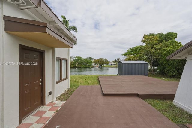 3825 SW 33rd St, West Park, FL 33023