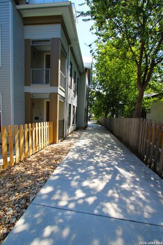 808 E Carson St Unit 103, San Antonio, TX 78208