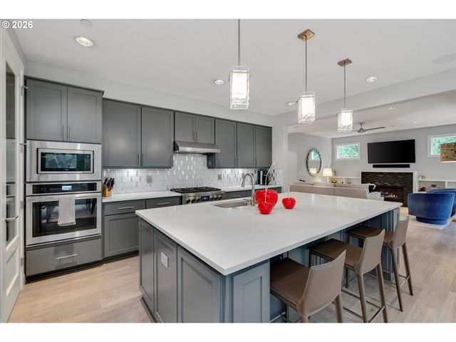 9629 Sw 18TH Pl, Portland, OR 97219